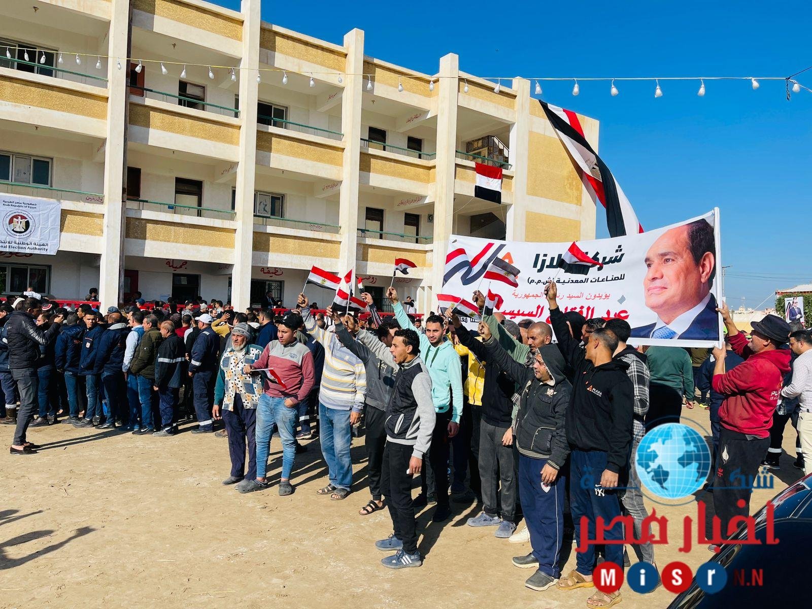 إقبال المواطنين على لجان الاقتراع بمدينة جمصة