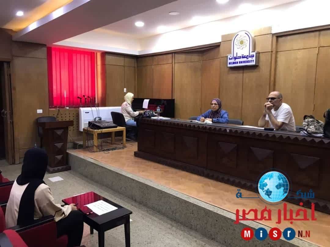 طلاب الثانوية العامة يؤدون اختبارات القدرات